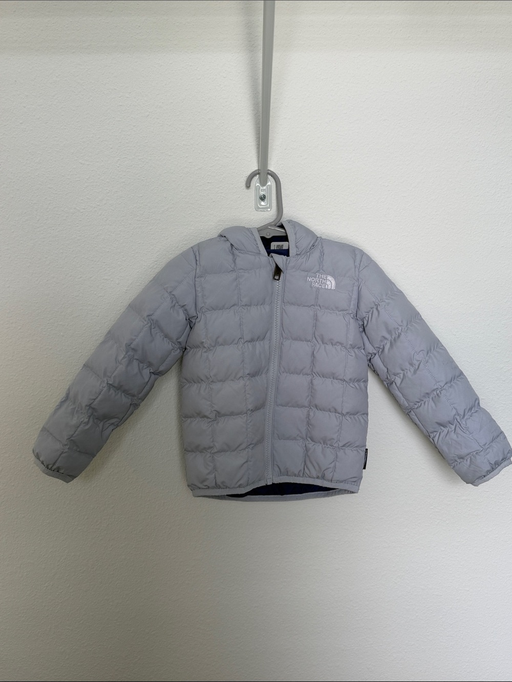 The North Face Thermoball Eco Reversible Jacket with Zipper and Hood Size 18-24M